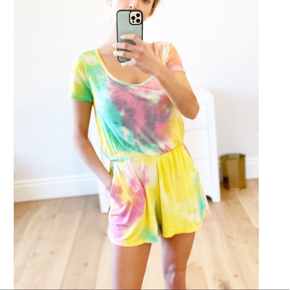 LAST 1! Short Sleeved Tie Dye Romper Large - Picture 5 of 5